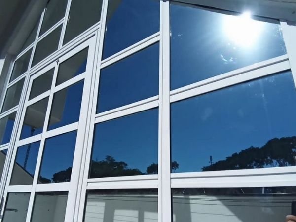 Película de Proteção Solar para Janelas em Bar dos Cavaleiros Duque de Caxias Película de Proteção Solar para Janelas em Bar dos Cavaleiros Duque de Caxias